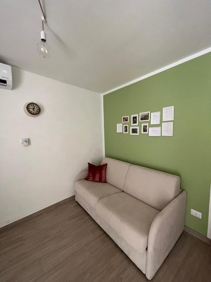 La Pelliccia Apartment Bari Bagian luar foto