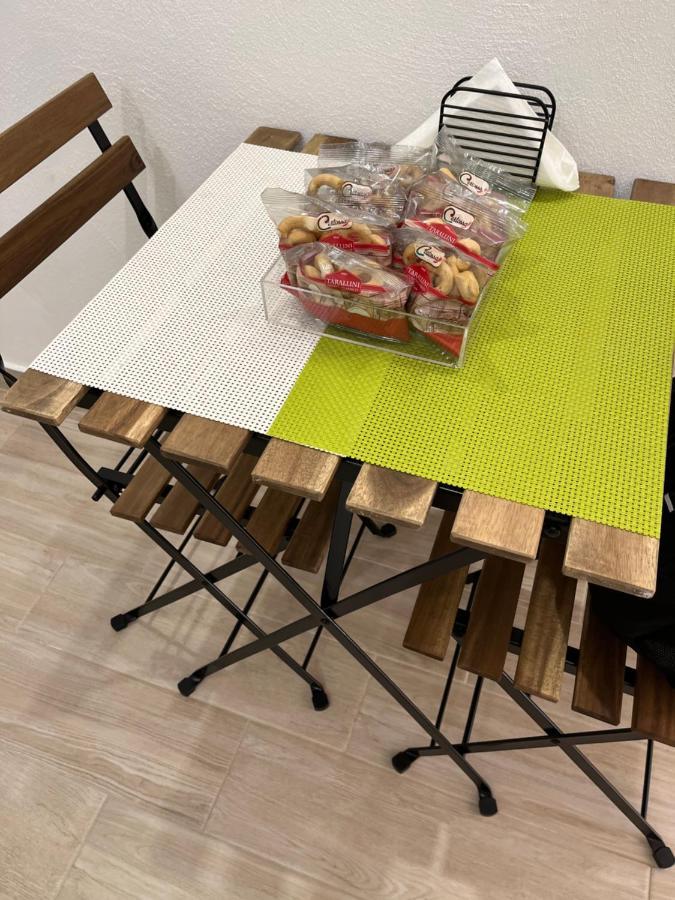 La Pelliccia Apartment Bari Bagian luar foto
